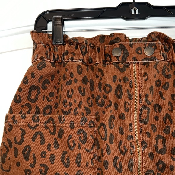 Universal Thread Cheetah Mini Skirt - Picture 2 of 7